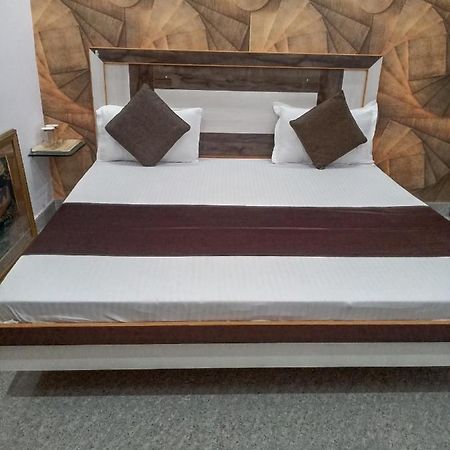 Branded Guest House Jalandhar Bagian luar foto