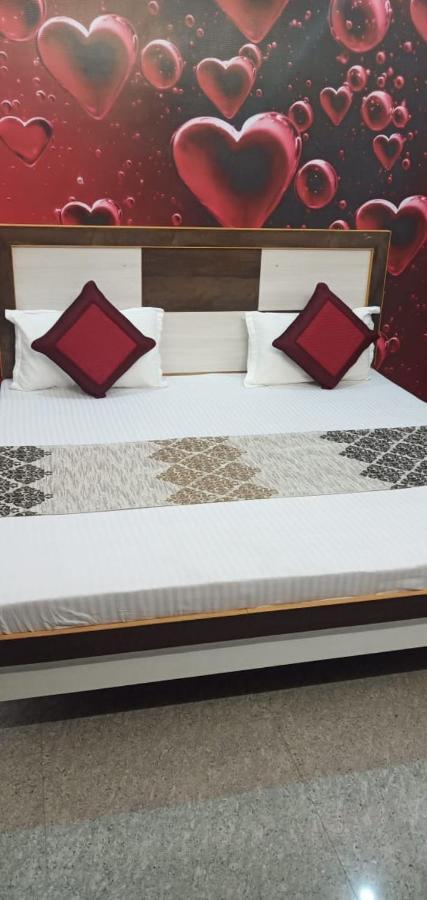 Branded Guest House Jalandhar Bagian luar foto