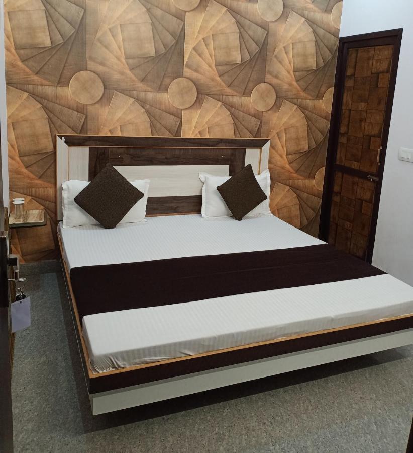 Branded Guest House Jalandhar Bagian luar foto